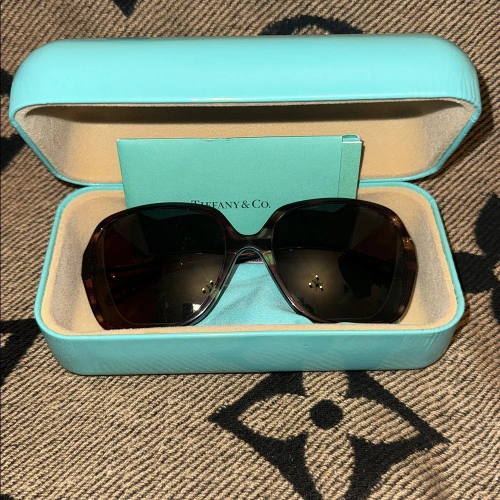 Tiffany & Co. Sunglasses Full Inclusion - Picture 6 of 8